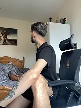 Snapshot of mixedcouplee69 chatting on October 2, 2:02 pm mixedcouplee69 online show from October 2, 2:02 pm