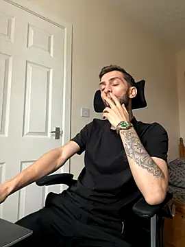 Snapshot of mixedcouplee69 chatting on October 12, 3:33 pm mixedcouplee69 online show from October 12, 3:33 pm