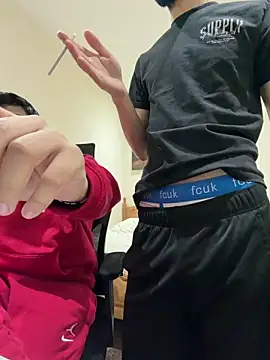 Snapshot of mixedcouplee69 chatting on December 17, 9:43 pm mixedcouplee69 online show from December 17, 9:43 pm