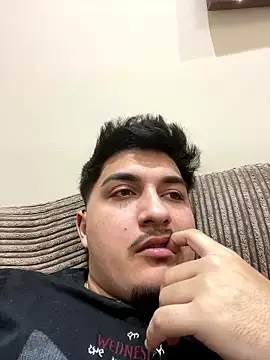 Snapshot of mixedcouplee69 chatting on January 17, 12:26 am mixedcouplee69 online show from January 17, 12:26 am