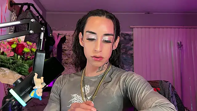 xoFrankie online show from June 18, 2:34 am