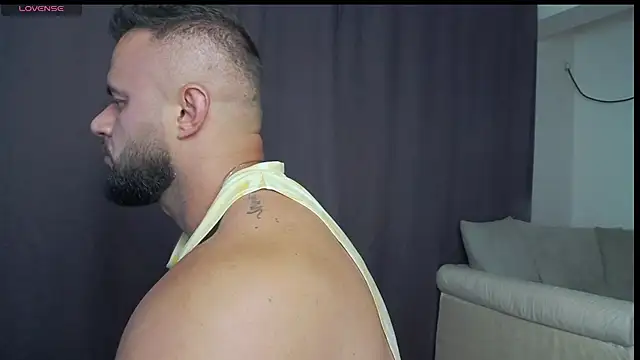 Snapshot of RickyMiami1 chatting on July 9, 8:24 pm RickyMiami1 online show from July 9, 8:24 pm