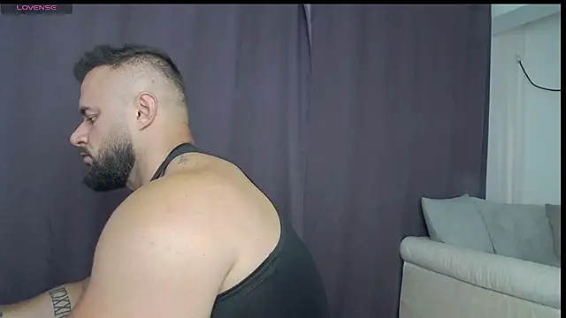 Snapshot of RickyMiami1 chatting on July 10, 4:53 pm RickyMiami1 online show from July 10, 4:53 pm
