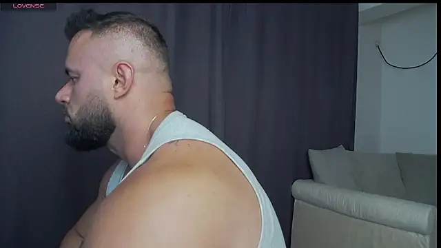 Snapshot of RickyMiami1 chatting on July 16, 6:03 pm RickyMiami1 online show from July 16, 6:03 pm