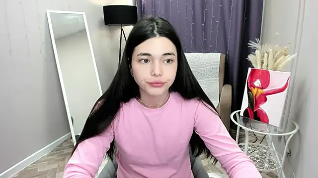 Snapshot of Albi_Glow chatting on April 4, 3:31 pm Albi Glow online show from April 4, 3:31 pm