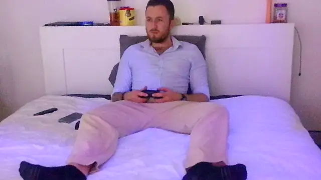 Keviios online show from November 25, 1:44 pm