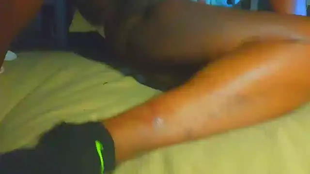 CinnaCakesss online show from November 14, 12:15 pm