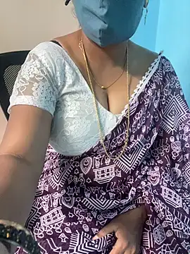 Snapshot of monal_95 chatting on February 18, 11:11 pm monal 95 online show from February 18, 11:11 pm