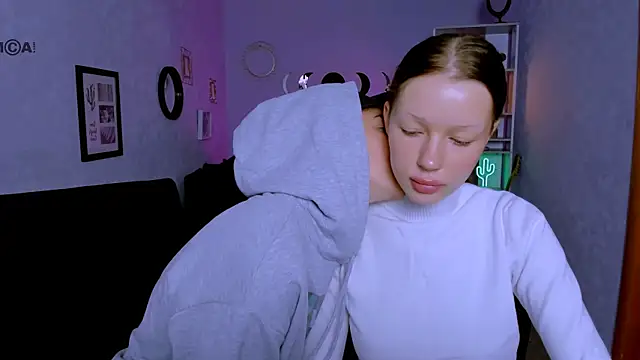 khloebeauty online show from September 29, 5:45 am