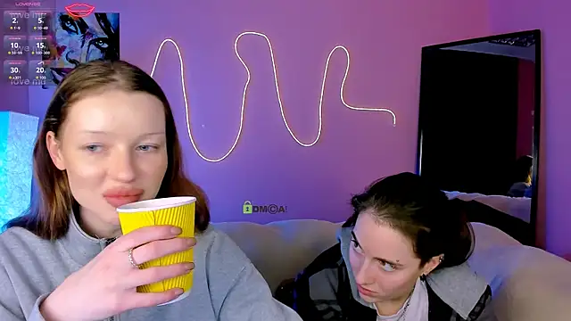 khloebeauty online show from February 27, 8:20 pm