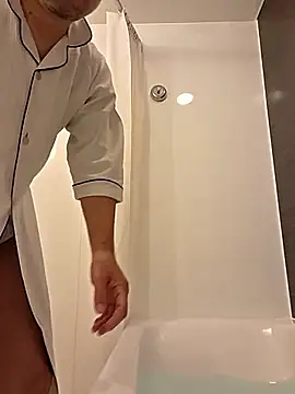 erosuke9 online show from February 2, 1:10 pm