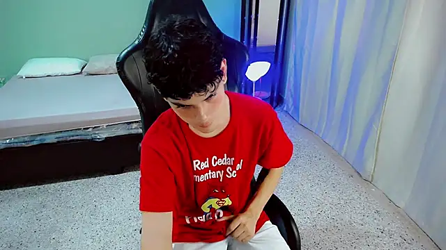 dilan hott  online show from September 11, 8:31 pm