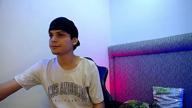 dilan hott  online show from February 2, 12:48 pm