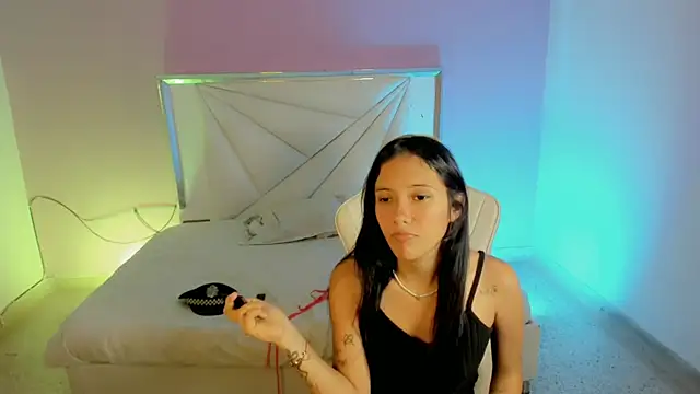 mishel hott online show from September 15, 8:20 pm