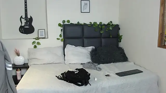 Amnesia  online show from September 22, 12:40 pm