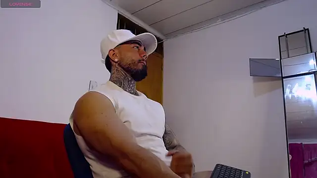 tommyblessd1 online show from July 7, 7:23 am