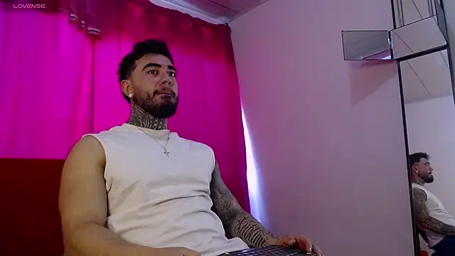 tommyblessd1 online show from July 28, 5:01 pm
