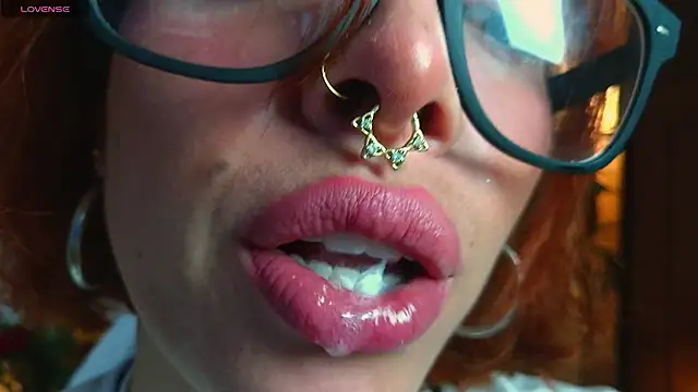 Snapshot of bri_von_dhara__ chatting on June 17, 4:19 pm bri von dhara online show from June 17, 4:19 pm