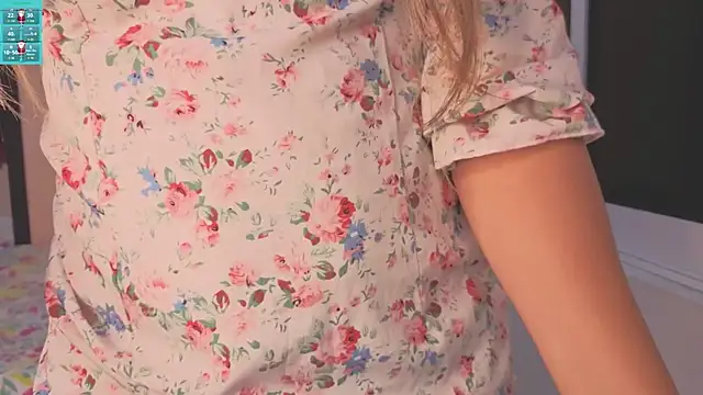 Snapshot of Aiilyn_Ds chatting on November 22, 6:34 am Aiilyn Ds online show from November 22, 6:34 am