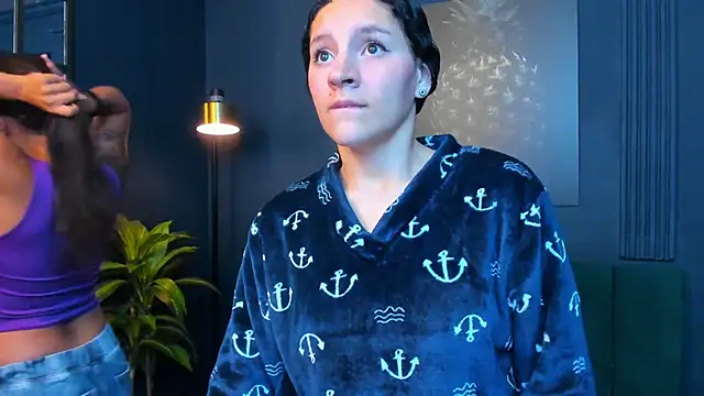 aliceandsia online show from September 29, 12:10 pm