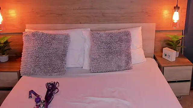 Snapshot of SusanAdams1 chatting on November 22, 12:59 pm SusanAdams1 online show from November 22, 12:59 pm