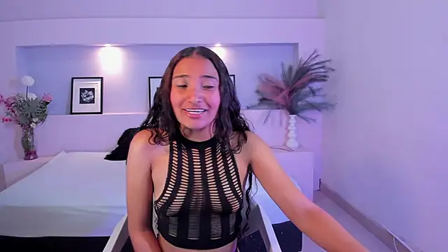 Snapshot of BellaSky4 chatting on October 3, 12:02 pm BellaSky4 online show from October 3, 12:02 pm