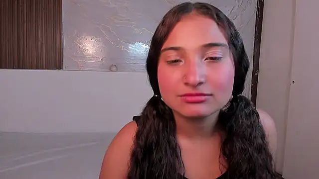 Snapshot of BellaSky4 chatting on October 4, 12:03 pm BellaSky4 online show from October 4, 12:03 pm