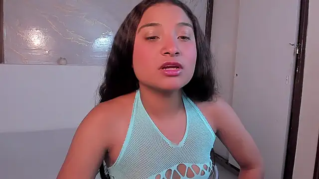 Snapshot of BellaSky4 chatting on October 7, 12:24 pm BellaSky4 online show from October 7, 12:24 pm