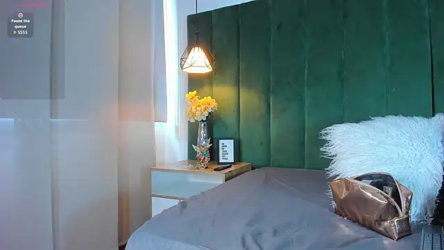 Snapshot of kittyy_milk_001 chatting on September 17, 4:19 pm kittyy milk 001 online show from September 17, 4:19 pm