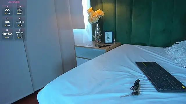 Snapshot of kittyy_milk_001 chatting on September 23, 5:49 pm kittyy milk 001 online show from September 23, 5:49 pm