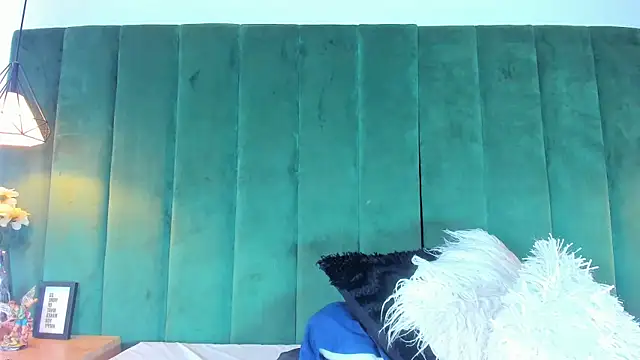 Snapshot of kittyy_milk_001 chatting on September 28, 8:14 pm kittyy milk 001 online show from September 28, 8:14 pm