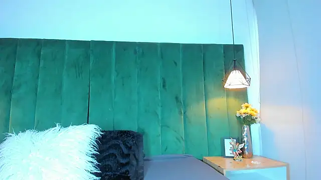 Snapshot of kittyy_milk_001 chatting on October 3, 8:28 pm kittyy milk 001 online show from October 3, 8:28 pm