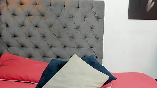 Snapshot of nahiroby_ebony chatting on April 29, 6:03 pm nahiroby ebony online show from April 29, 6:03 pm