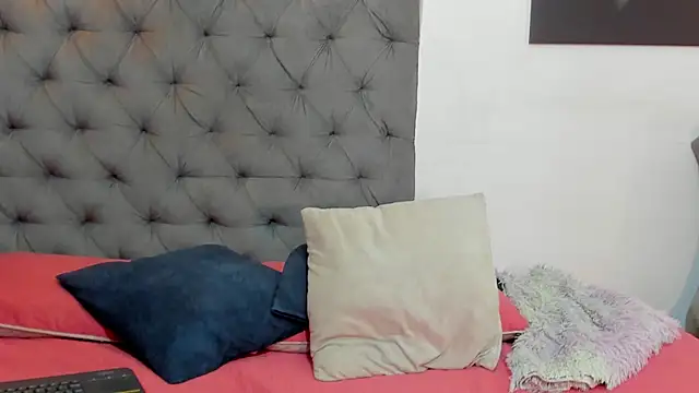 Snapshot of nahiroby_ebony chatting on May 19, 5:19 pm nahiroby ebony online show from May 19, 5:19 pm