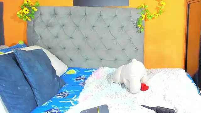 nahiroby ebony online show from July 15, 3:17 pm