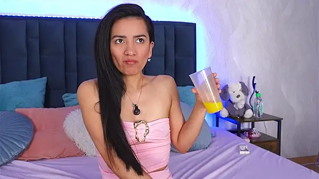 EmilyPrincy online show from February 9, 5:44 am