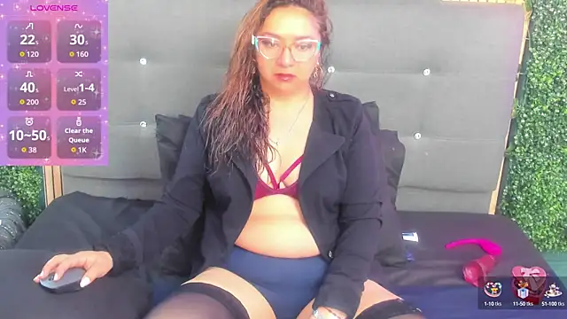leyla smithh online show from September 11, 12:16 pm