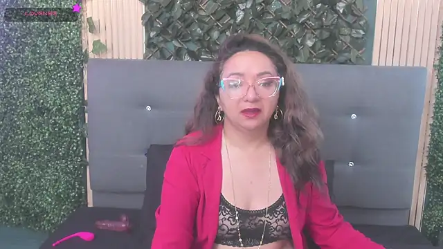 leyla smithh online show from September 12, 12:16 pm