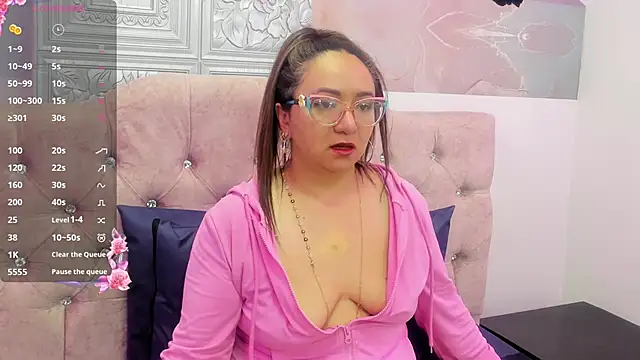 leyla smithh online show from September 28, 1:27 pm