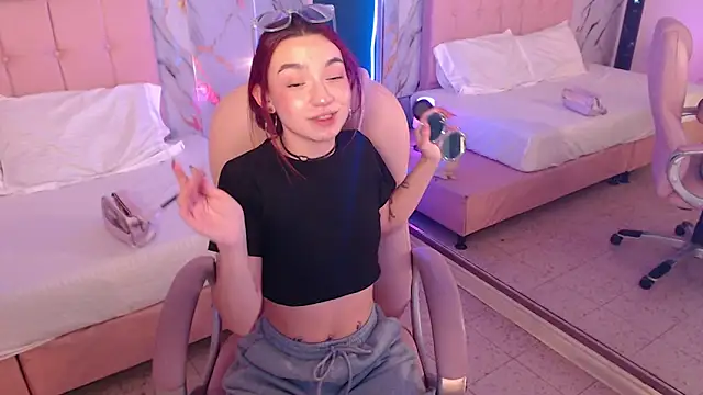 Red kytty6 online show from March 13, 3:46 am