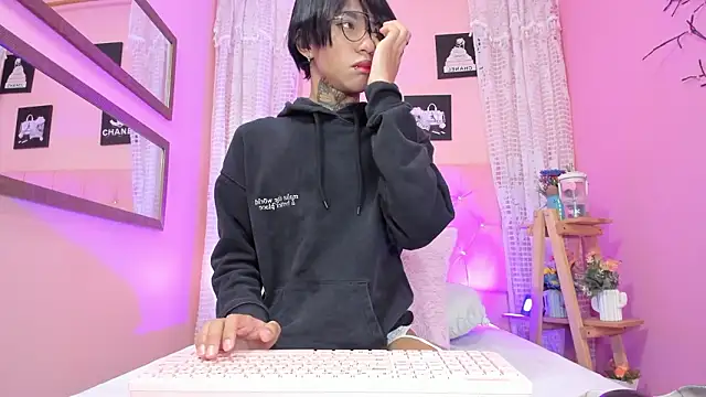 Liam evvan online show from February 4, 3:12 am