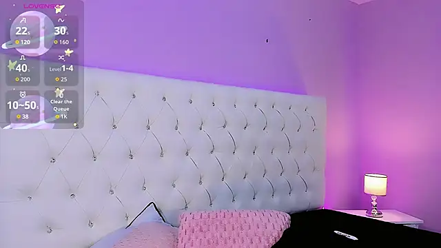 Snapshot of DaniielaV chatting on September 19, 1:01 pm DaniielaV online show from September 19, 1:01 pm