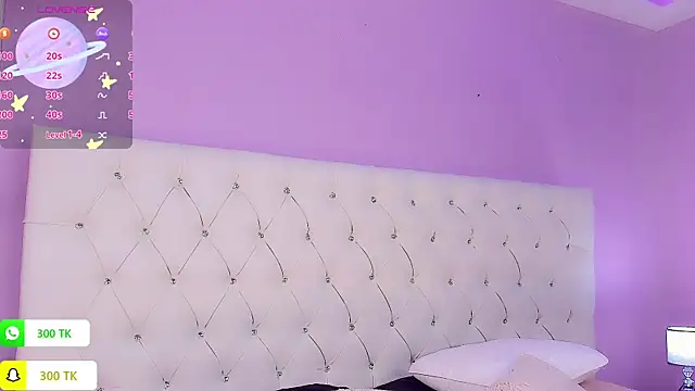 Snapshot of DaniielaV chatting on December 16, 1:49 pm DaniielaV online show from December 16, 1:49 pm