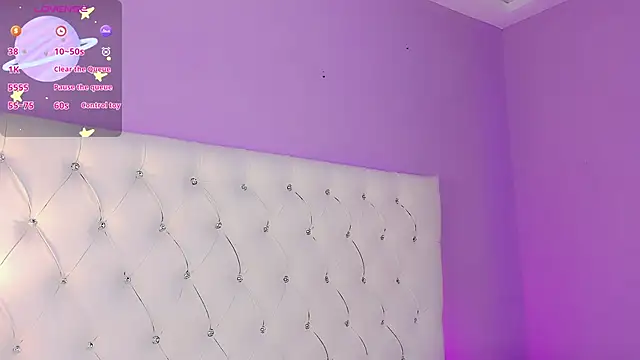 Snapshot of DaniielaV chatting on February 12, 2:01 pm DaniielaV online show from February 12, 2:01 pm