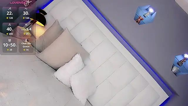 Snapshot of DaniielaV chatting on March 15, 9:10 pm DaniielaV online show from March 15, 9:10 pm