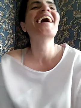 Snapshot of Gecenin_Kralicesi chatting on May 6, 6:30 am Gecenin Kralicesi online show from May 6, 6:30 am