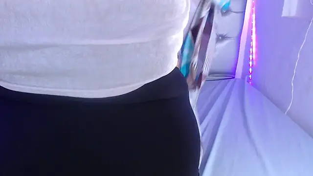 ebony NeighborMoans online show from September 30, 3:11 am