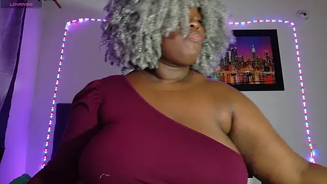 ebony NeighborMoans online show from May 6, 3:02 am