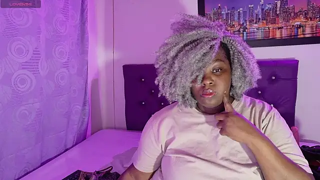 ebony NeighborMoans online show from May 19, 6:25 pm