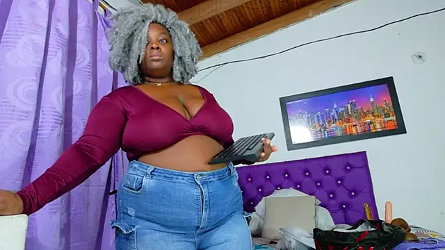ebony NeighborMoans online show from July 3, 3:13 am